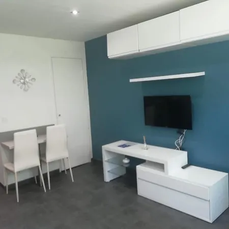 Joli Studio Bord De Mer A Marina Baie Des Anges